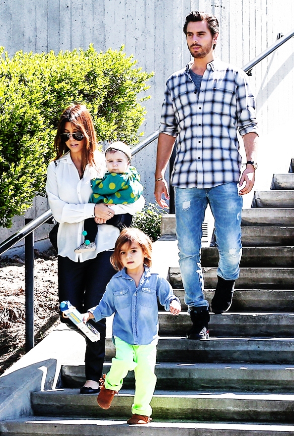 *EXCLUSIVE* Kourtney Kardashian and her family visit the La Brea Tar Pits